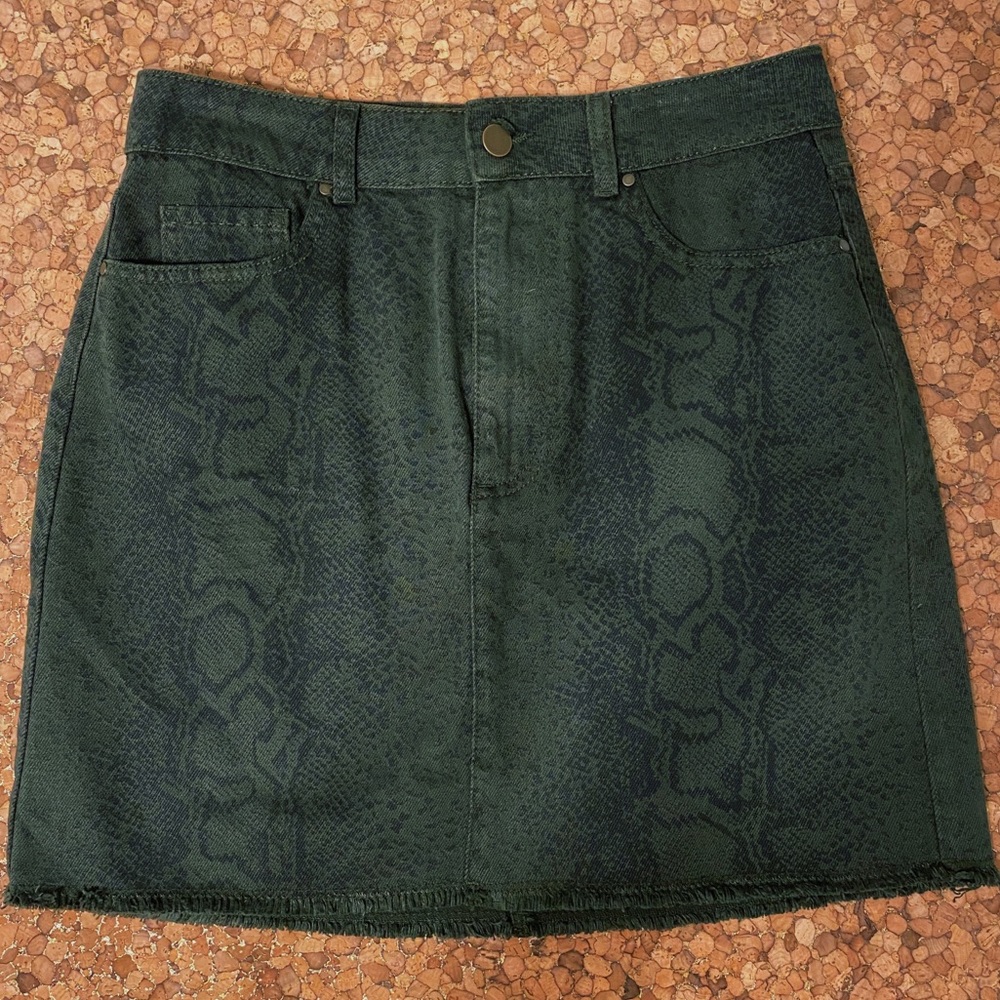 Women’s Hollister Skirt NEVER WORN